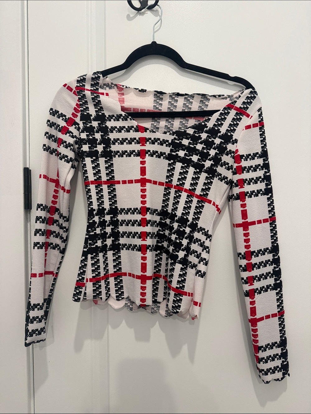 SHEIN White Black Red Plaid Scoop-Neck Long Sleeve Top